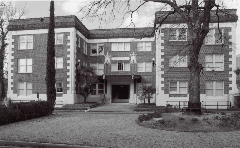 Toltec Apartments image. Click for full size.