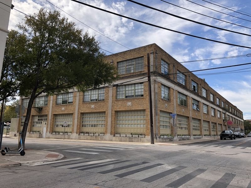 Former Goad Motor Company Building image. Click for full size.