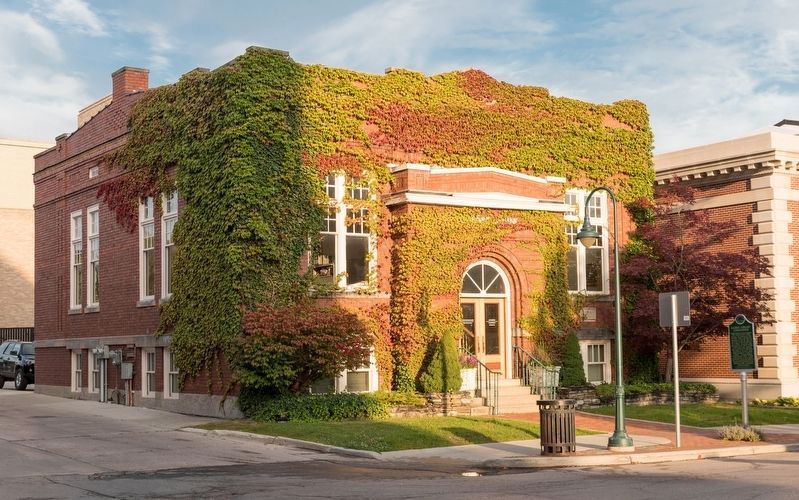 Ladies Library Building image. Click for full size.