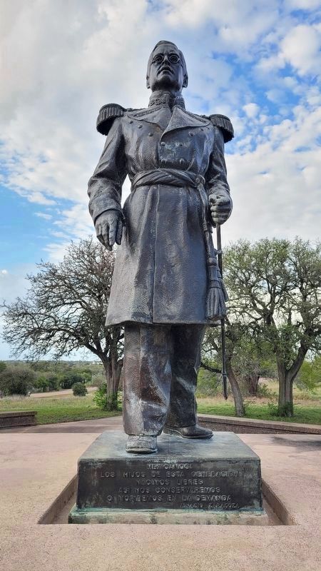 The General Ignacio Zaragoza statue image. Click for full size.