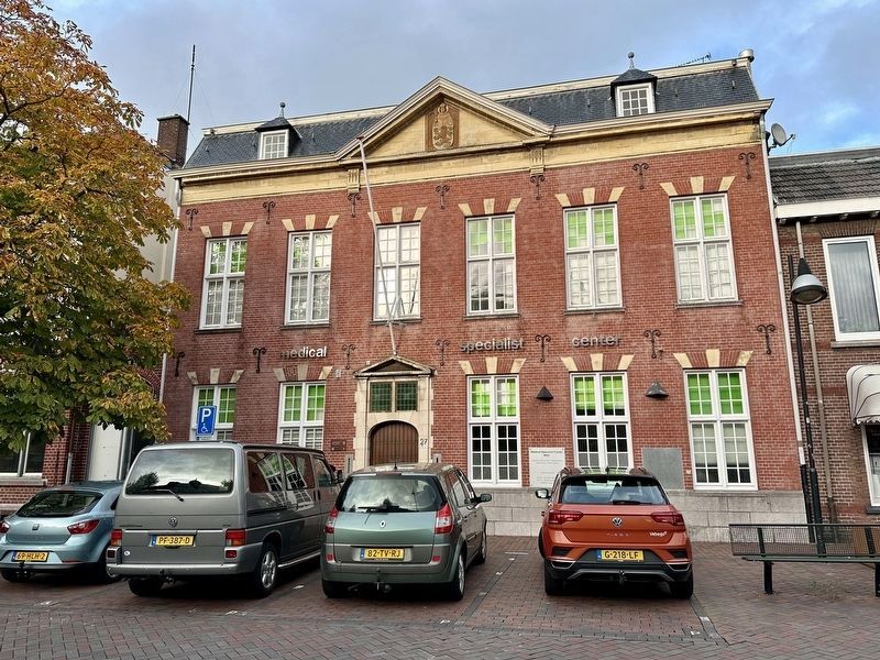 Voormalig Gemeentehuis / Former Town Hall and Marker image. Click for full size.