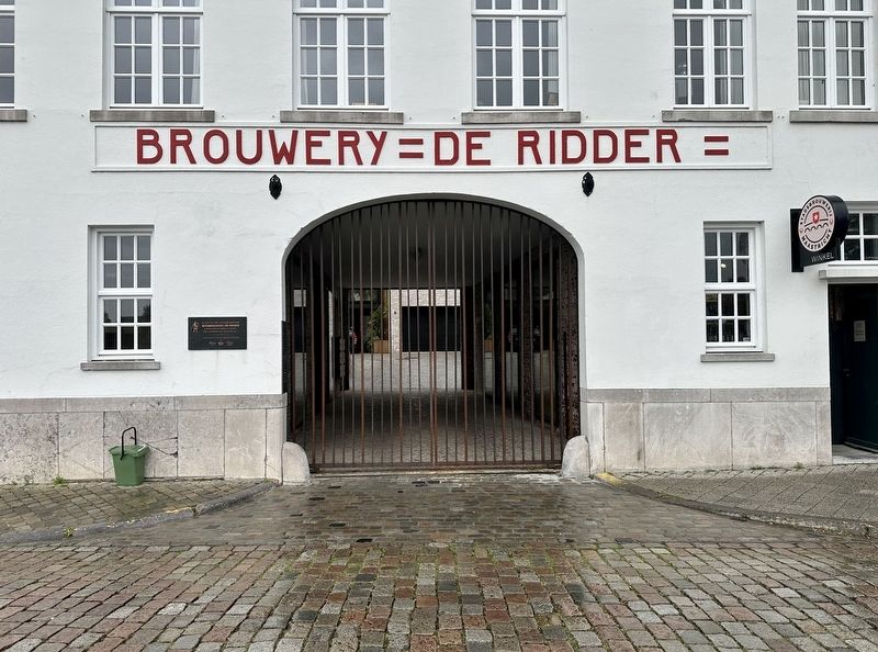 Bierbrouwerij De Ridder / De Ridder Brewery Marker - wide view image. Click for full size.