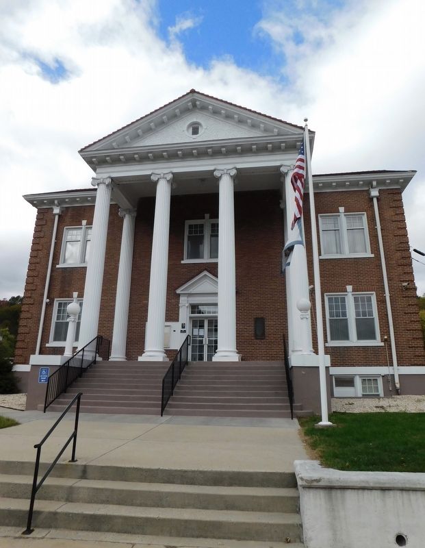 Pendleton County Court House image. Click for full size.
