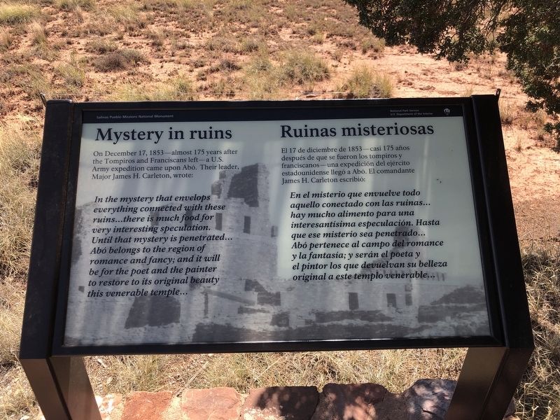 Mystery in Ruins/Ruinas misteriosas Marker image. Click for full size.