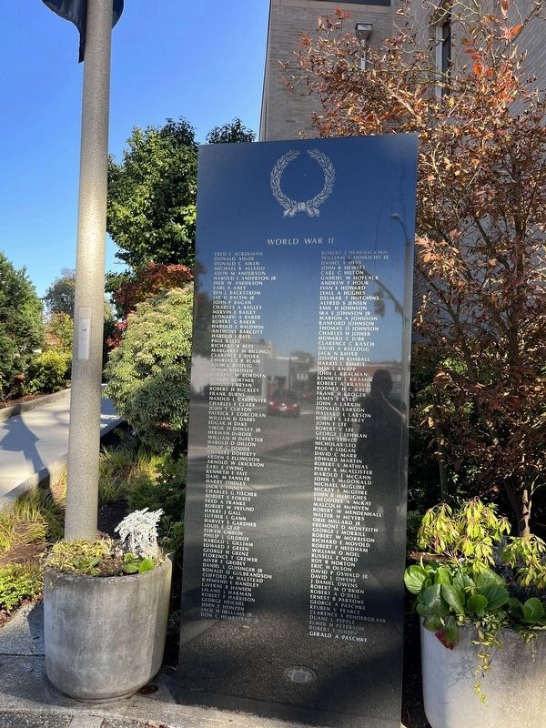 Everett War Memorial image. Click for full size.