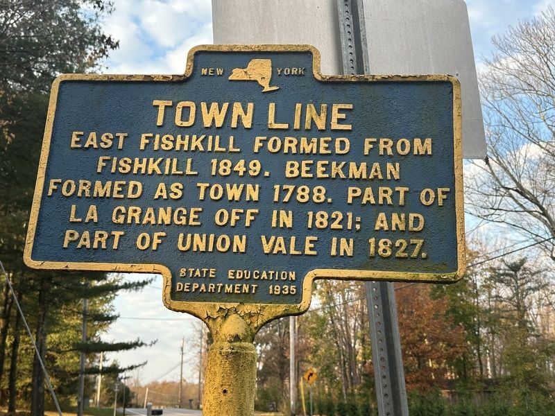 Town Line Marker image. Click for full size.