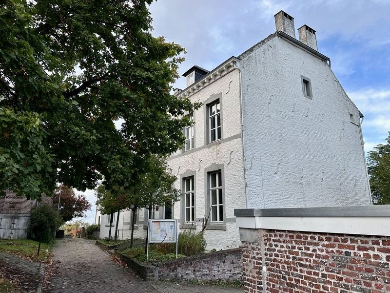 Oude Nederlands Hervormde Pastorie / Old Dutch Reformed Parsonage and Marker. Click for full size. Oude Nederlands Hervormde Pastorie / Old Dutch Reformed Parsonage and Marker image. Click for full size.
