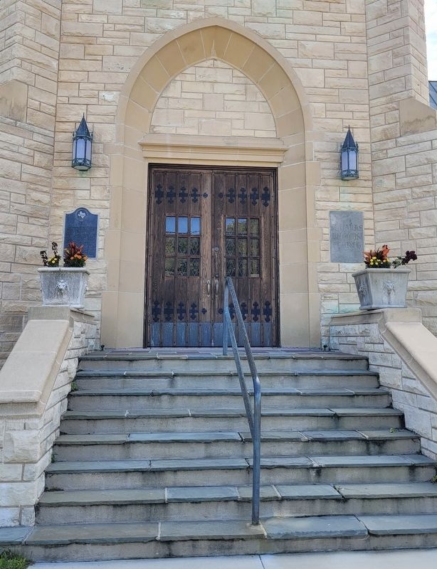 The front entrance to the St. Mark's United Methodist Church and Marker image. Click for full size.