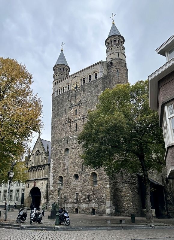 Onze Lievevrouwebasiliek / Basilica of Our Lady image. Click for full size.