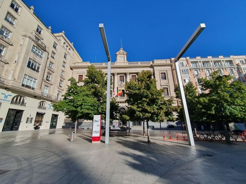 Plaza de Espa�a and Marker image. Click for full size.