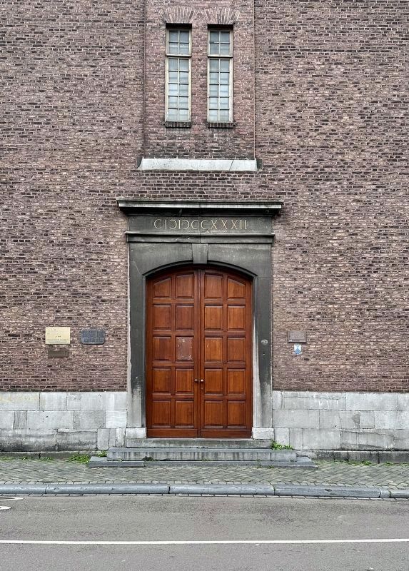De Waalse of Franse kerk / The Walloon or French Church Marker - wide view image. Click for full size.
