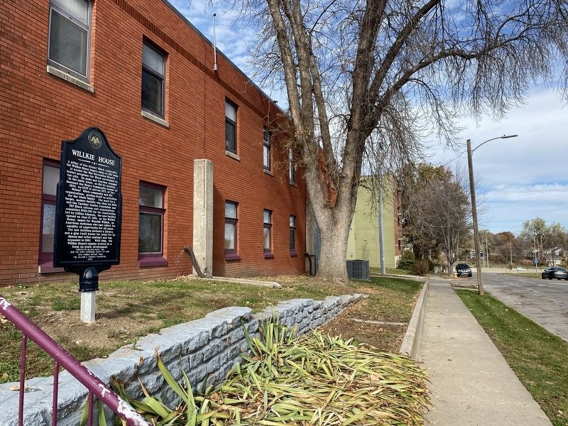 Willkie House Marker, from the south image. Click for full size.