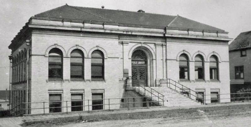 Everett Carnegie Library image. Click for full size.