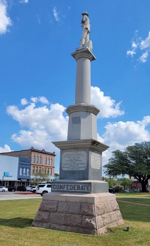 The Fannin County Confederate Memorial image. Click for full size.