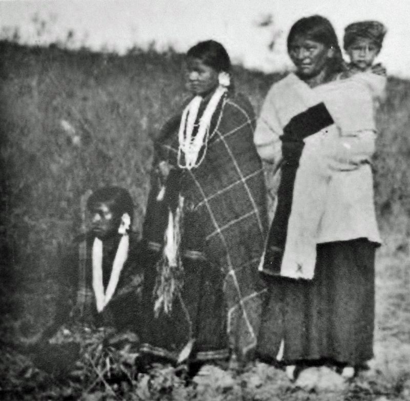 Marker detail: Three Winnebago Women image. Click for full size.