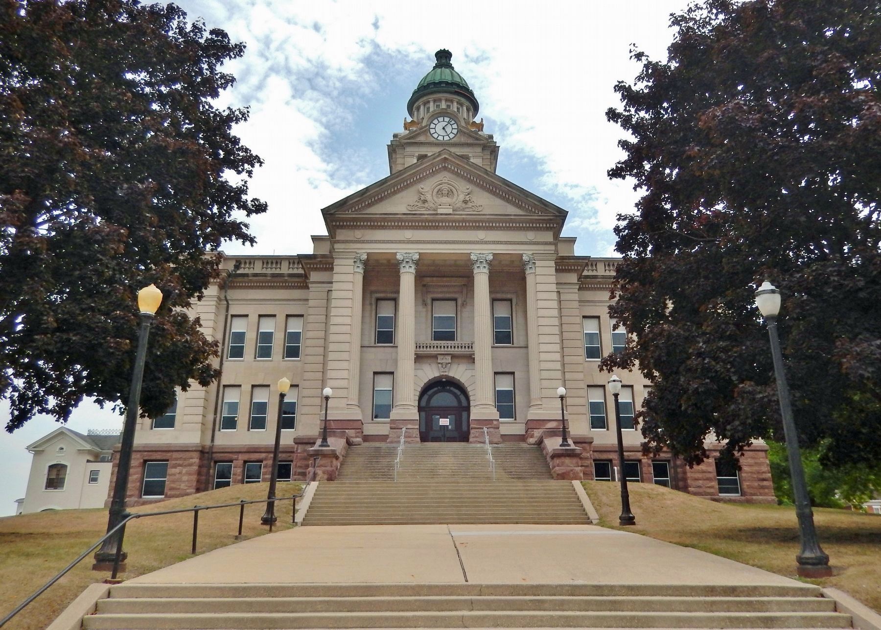 Winneshiek County Courthouse (<i>north/front elevation</i>) image. Click for full size.