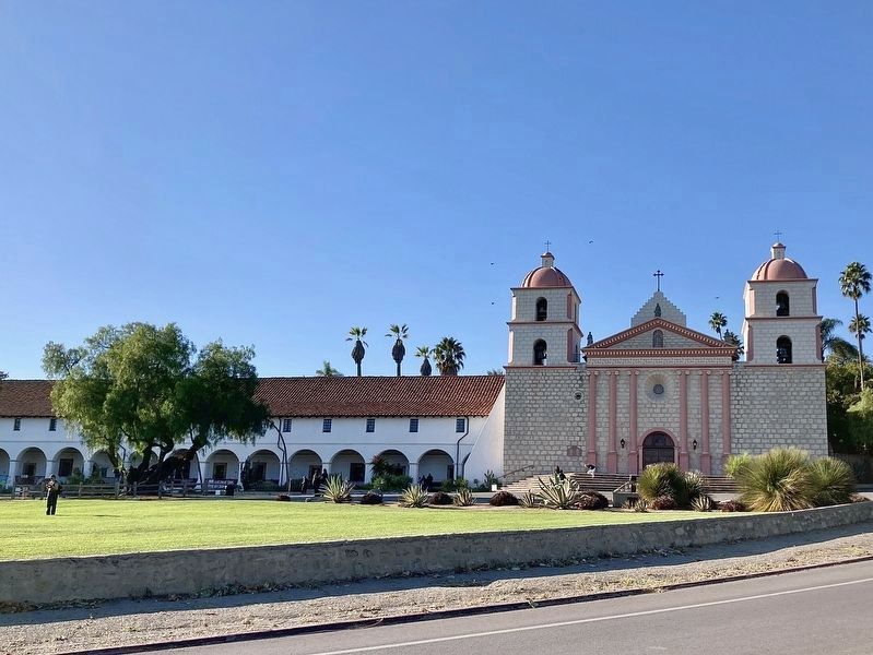 Santa Barbara Mission image. Click for full size.