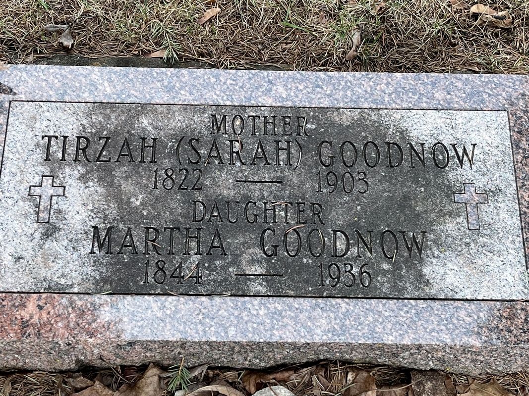 Nearby Gravestone of the wife and daughter of Lyman Goodnow image. Click for full size.