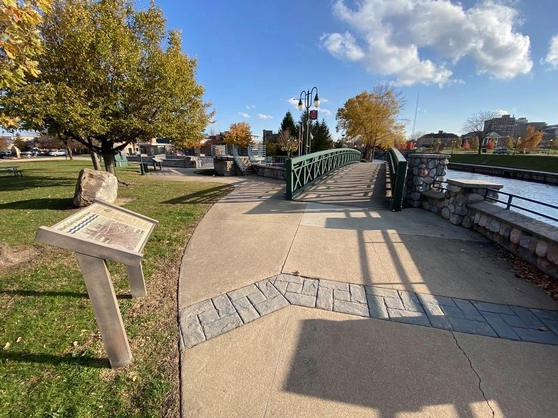 Marker next to the Elkhart River image. Click for full size.