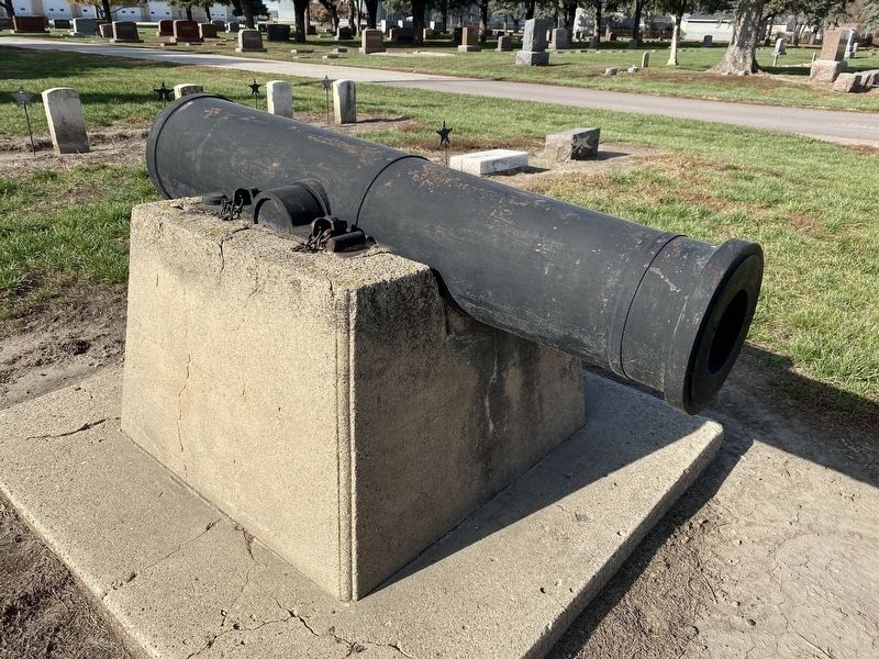 Monona County Civil War Monument Cannon image. Click for full size.