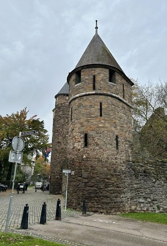 Jekertoren / Jeker Tower Marker, looking southwest image. Click for full size.