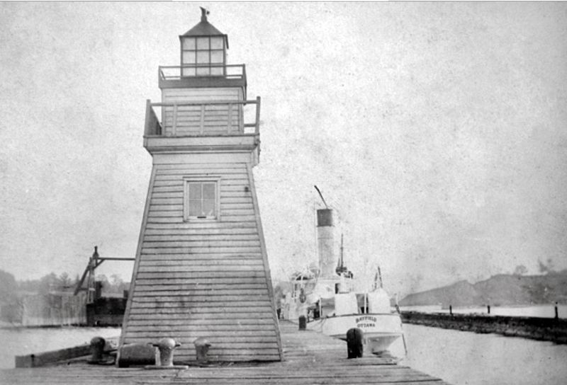 Port Dover Lighthouse, 1898 image. Click for full size.