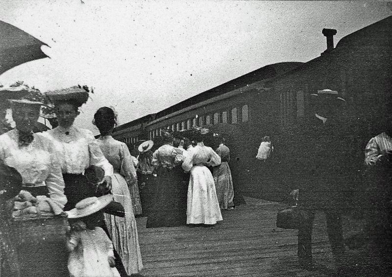 Marker detail: Visitors from Norwich and Woodstock at the station, circa 1916. image. Click for full size.