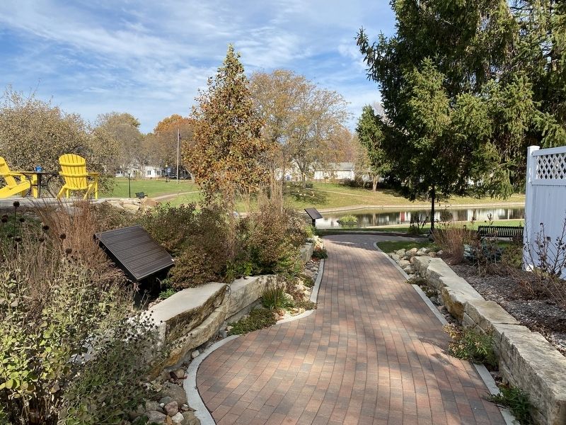 Pella and the Civil War Marker, from the south. Click for full size. Pella and the Civil War Marker, from the south image. Click for full size.