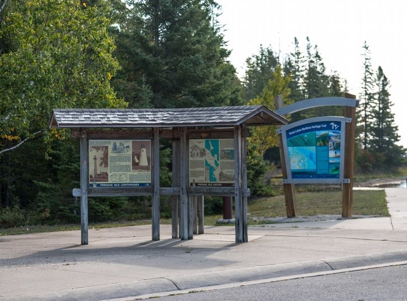 Kiosk with Presque Isle History (right) and Presque Isle Interpretive Panels image. Click for full size.