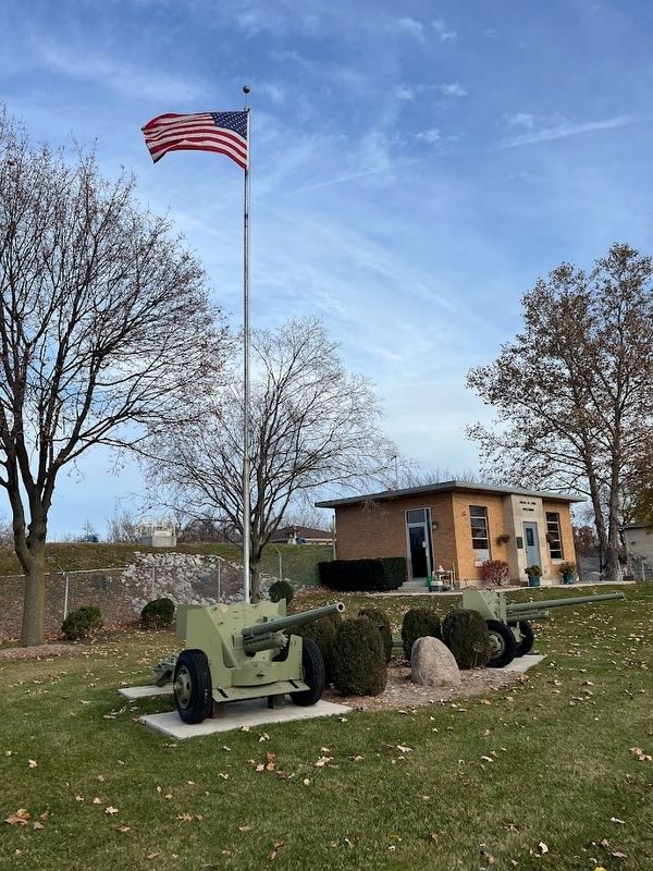 Veterans Memorial (Lyons, Ill.) image. Click for full size.
