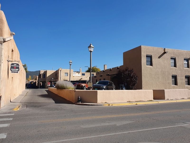 Taos Plaza and Marker image. Click for full size.