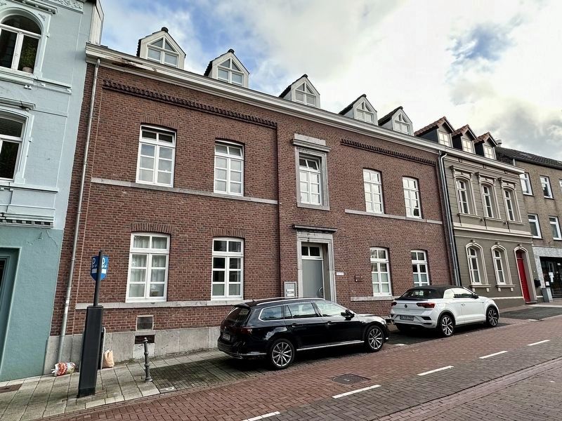 Voormalig Gemeentehuis / Former Town Hall and Marker. Click for full size. Voormalig Gemeentehuis / Former Town Hall and Marker image. Click for full size.