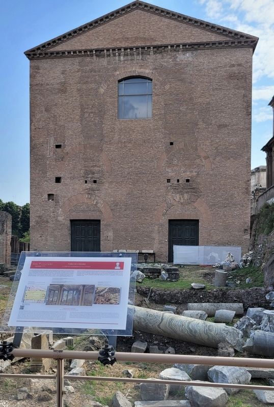 The view of the Curia Iulia behind the marker image. Click for full size.