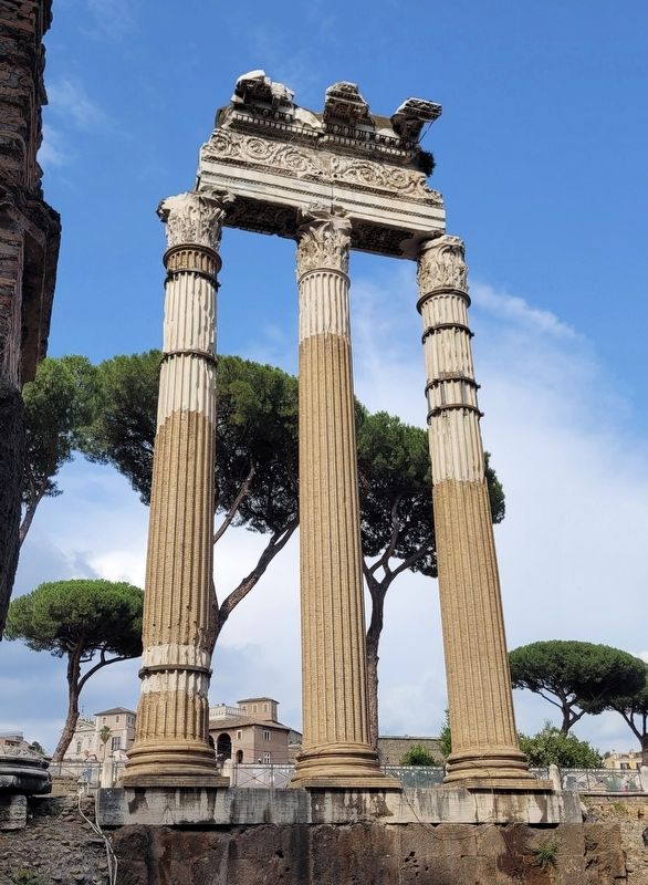 Reconstructed Columns of the Forum of Caesar image. Click for full size.