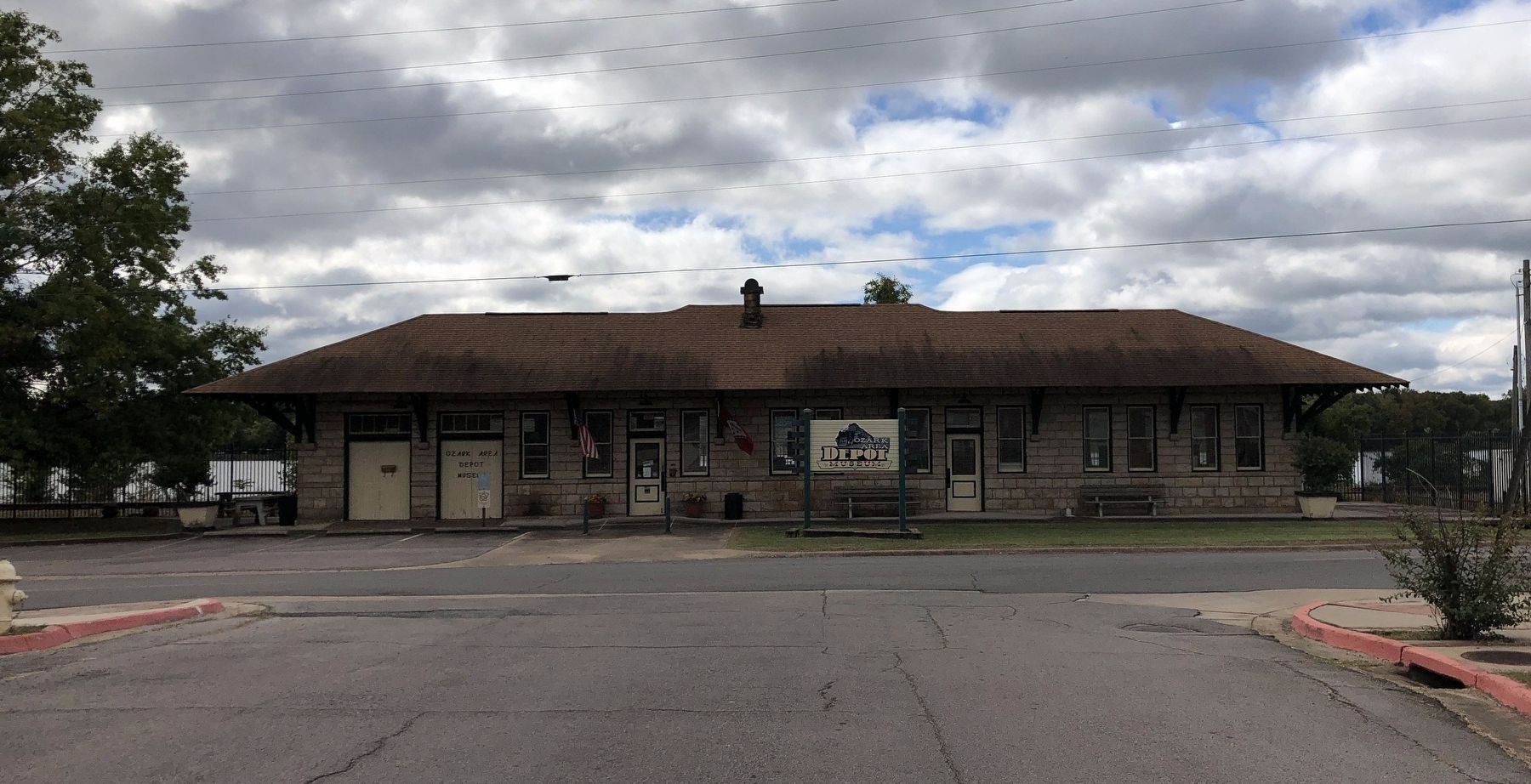 Missouri-Pacific Depot, Ozark. Click for full size. Missouri-Pacific Depot, Ozark image. Click for full size.