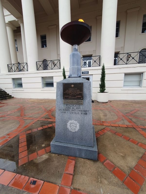 Macon and Bibb County Veterans Memorial and Eternal Flame image. Click for full size.