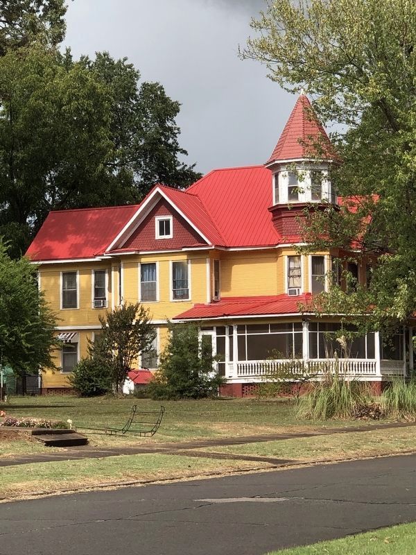 W.L. Wood House. Click for full size. W.L. Wood House image. Click for full size.