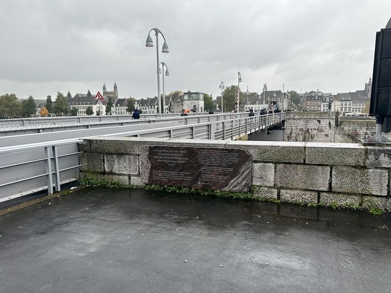 Sint Servaasbrug / Saint Servaas Bridge May 10, 1940 Memorial - wide view image. Click for full size.