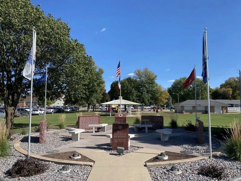 Hull Veterans Memorial image. Click for full size.