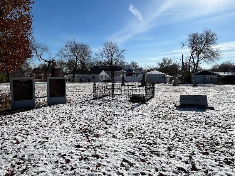 Old Settlers Cemetery image. Click for full size.