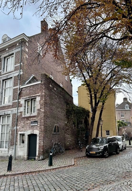 Hertogsmolen aan de Stadsmuur / The Duke’s Mill at the City Wall Marker - wide view. Click for full size. Hertogsmolen aan de Stadsmuur / The Duke’s Mill at the City Wall Marker - wide view image. Click for full size.