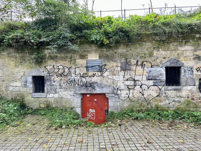 Rondeel Haet Ende Nyt / �Hate and Envy� Defensive Tower Marker - wide view image. Click for full size.
