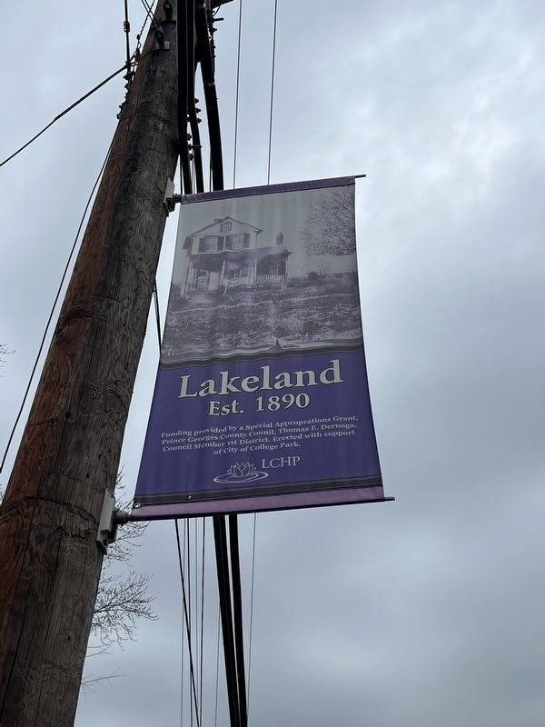 Lakeland banner in the neighborhood image. Click for full size.