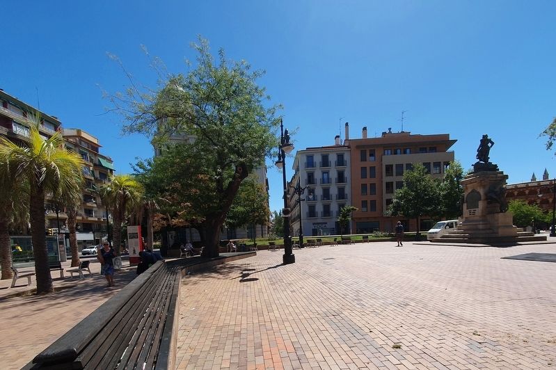 Plaza del Portillo and Marker image. Click for full size.