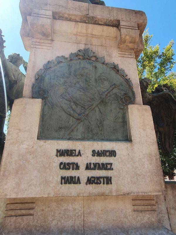 Plaza del Portillo Monumento a los Sitios de Zaragoza image. Click for full size.