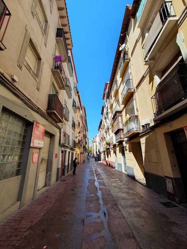 Calle Ram�n Pignatelli, 63 and Marker image. Click for full size.