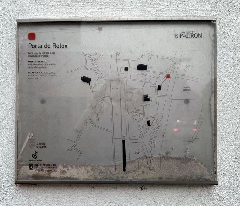 Porta do Relox / Puerta de Reloj / Former Clock Gate Marker image. Click for full size.