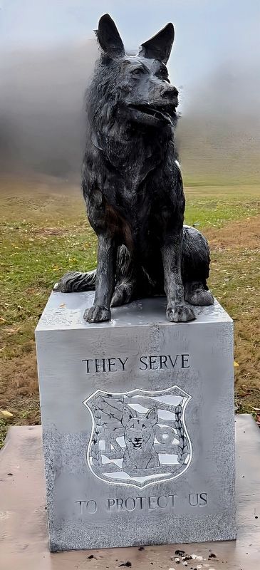 K-9 Memorial Marker [front] image. Click for full size.