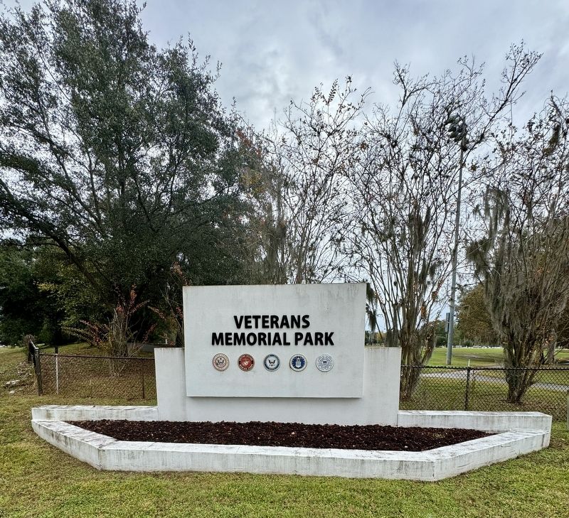 VeterMemorial Park Sign image. Click for full size.