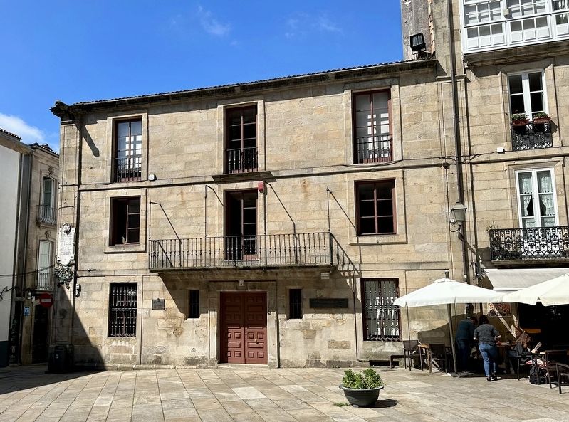 Rosal�a de Castro and Manuel Murguia Marker - wide view image. Click for full size.